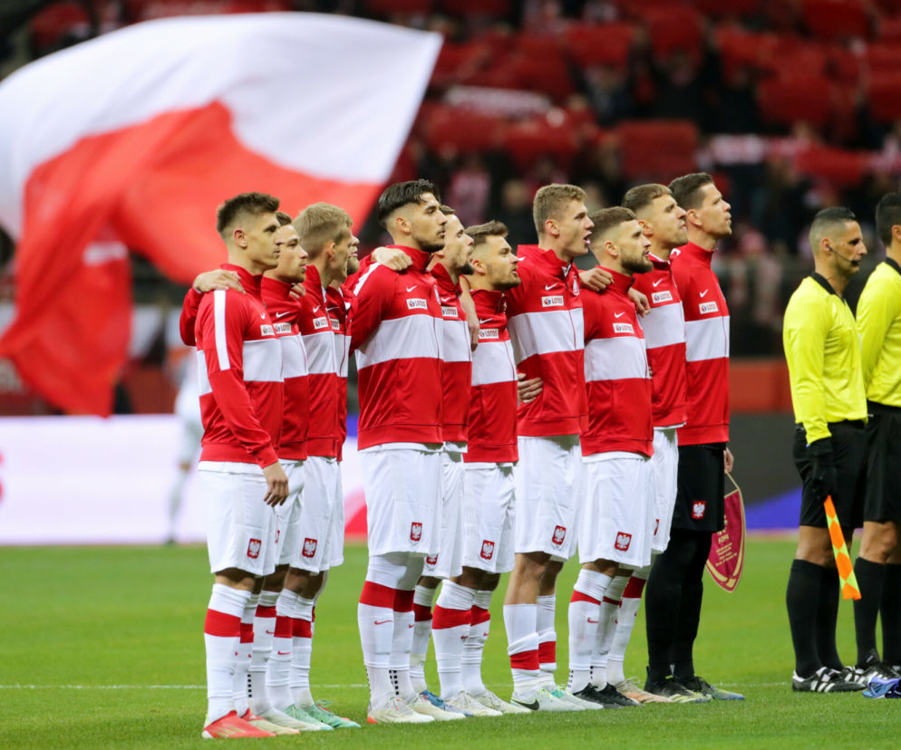 MECZE REPREZENTACJI POLSKI 2022 w piłkę nożną - kiedy i z kim gra Polska? [TERMINARZ]