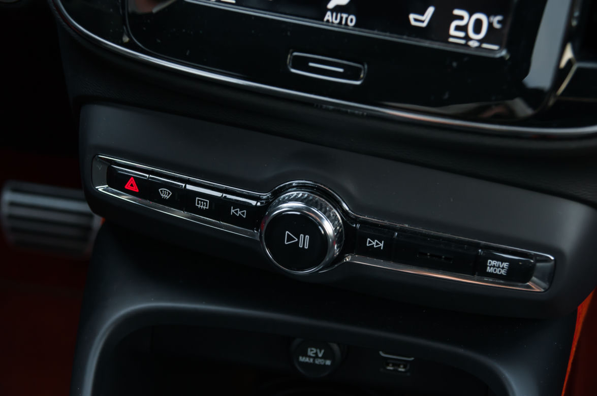 Volvo XC40 D4 190 KM R Design