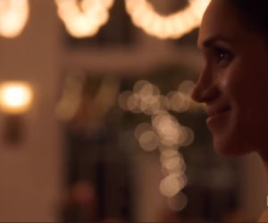 Meghan Markle jako panna młoda w serialu W garniturach