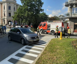 Wypadek w Nowym Sączu! Osobówka zderzyła się ze skuterem