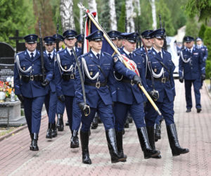 Tłumy pożegnały 23-letniego policjanta. Kacper zginął w tragicznym wypadku w Piasecznie