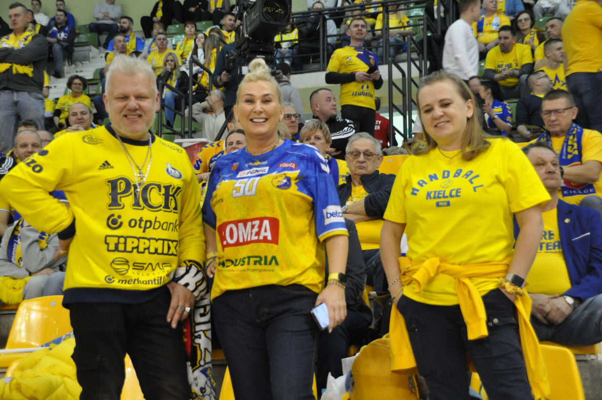 Industria Kielce - Orlen Wisła Płock. Zdjęcia kibiców na trybunach