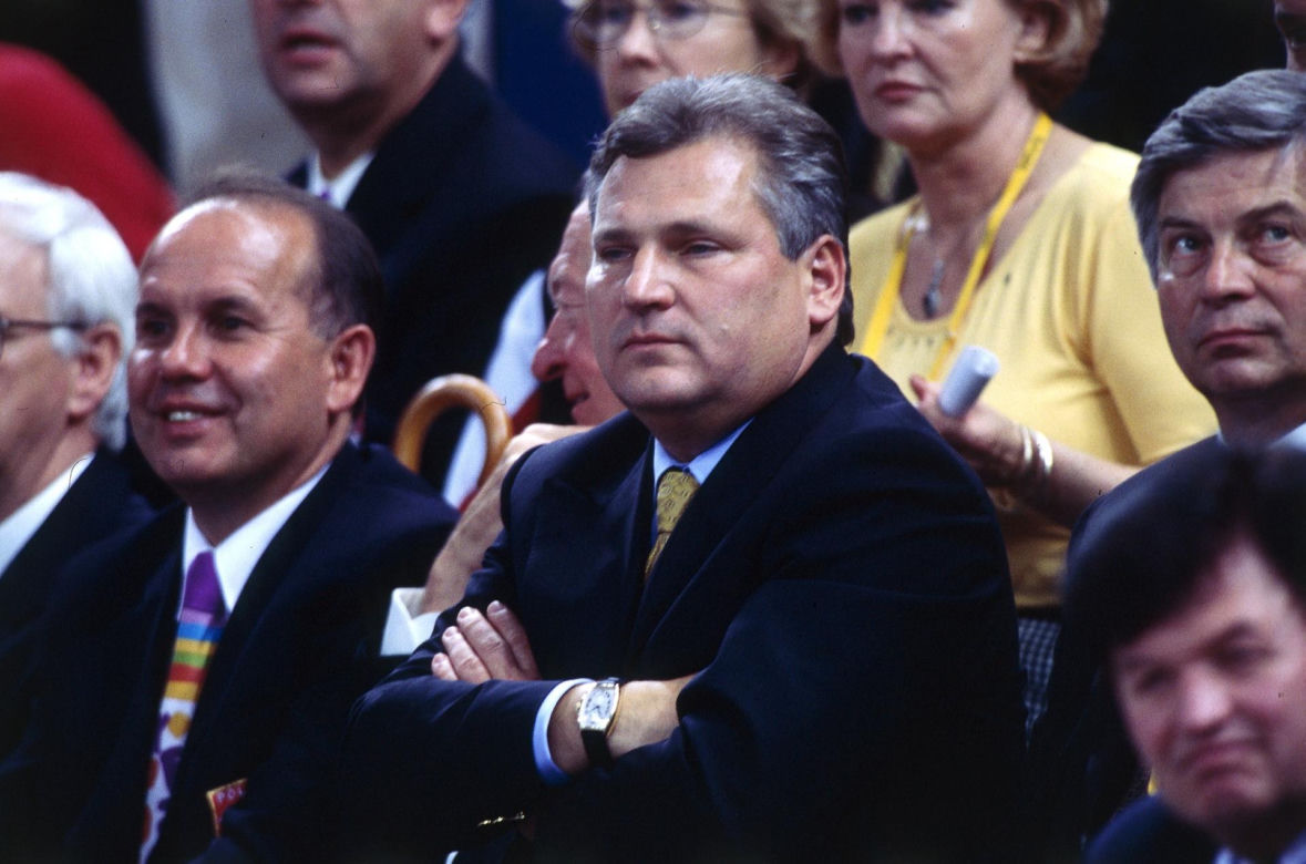 AI wybrała 5 najlepszych polityków w Polsce ostatnich 30 lat! 