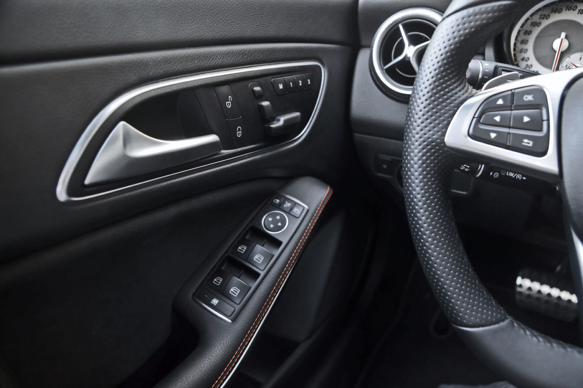 Mercedes-Benz CLA200 Shooting Brake OrangeArt