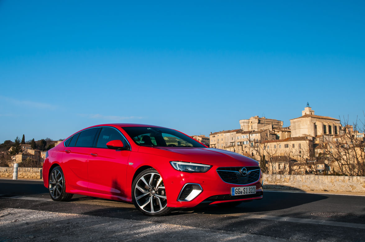Opel Insignia GSi 2.0 Turbo 260 KM 8AT
