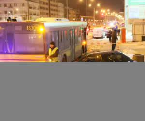 Kierowca wjechał w przystanek Warszawa