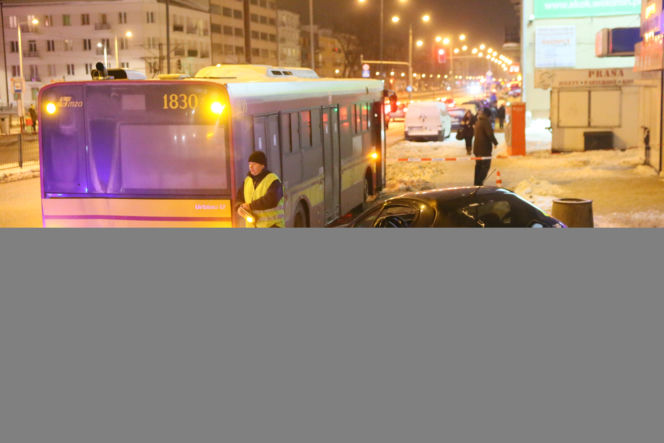 Kierowca wjechał w przystanek Warszawa
