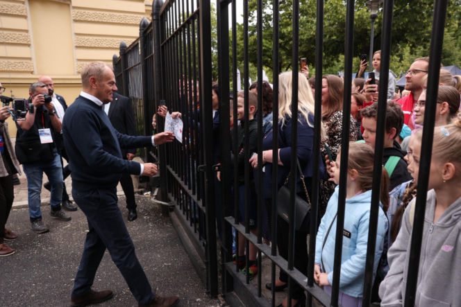 Donald Tusk zaprosił dzieci do ogrodów Kancelarii Premiera