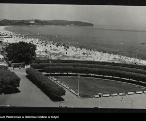 Golizna na plaży w czasch PRL