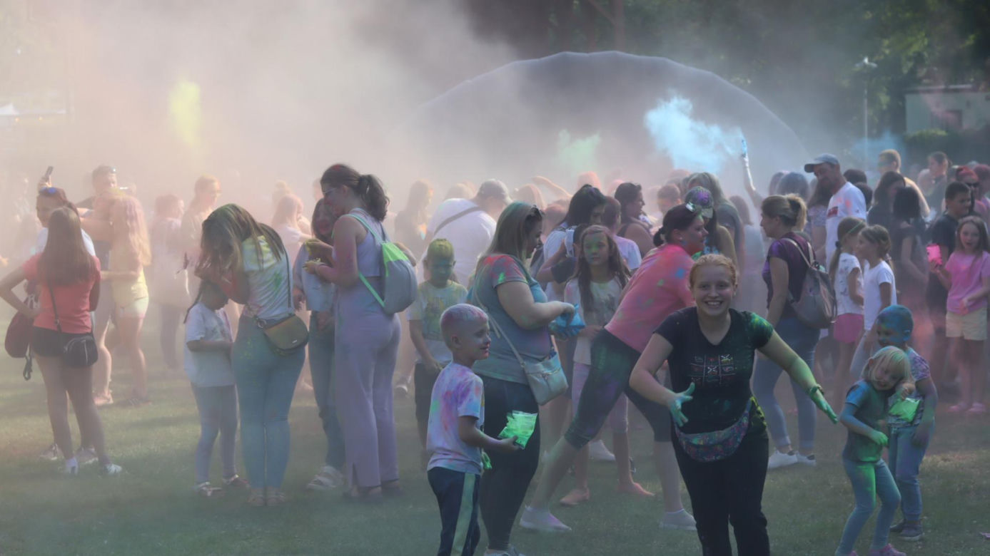 To była prawdziwa eksplozja kolorów! Tak wyglądało Holi Święto Kolorów w Lublinie 2023! [GALERIA]