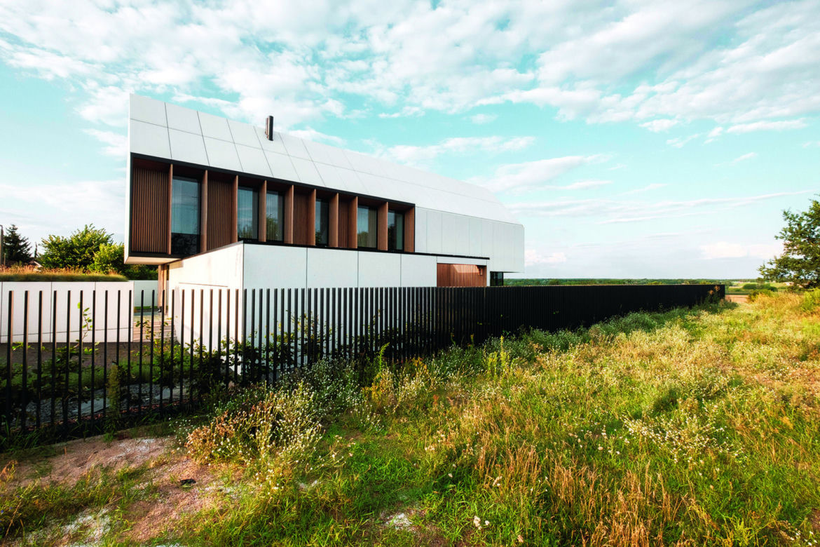 Dom ze skośnym dachem - projekt: SOIA architekci