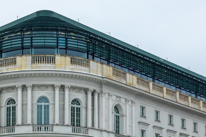 Hotel Europejski działa obecnie pod nazwą Raffles Europejski Warsaw