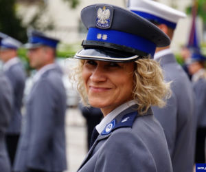 Nowi oficerowie w warmińsko-mazurskiej policji. Czekali na to kilkanaście miesięcy [ZDJĘCIA]