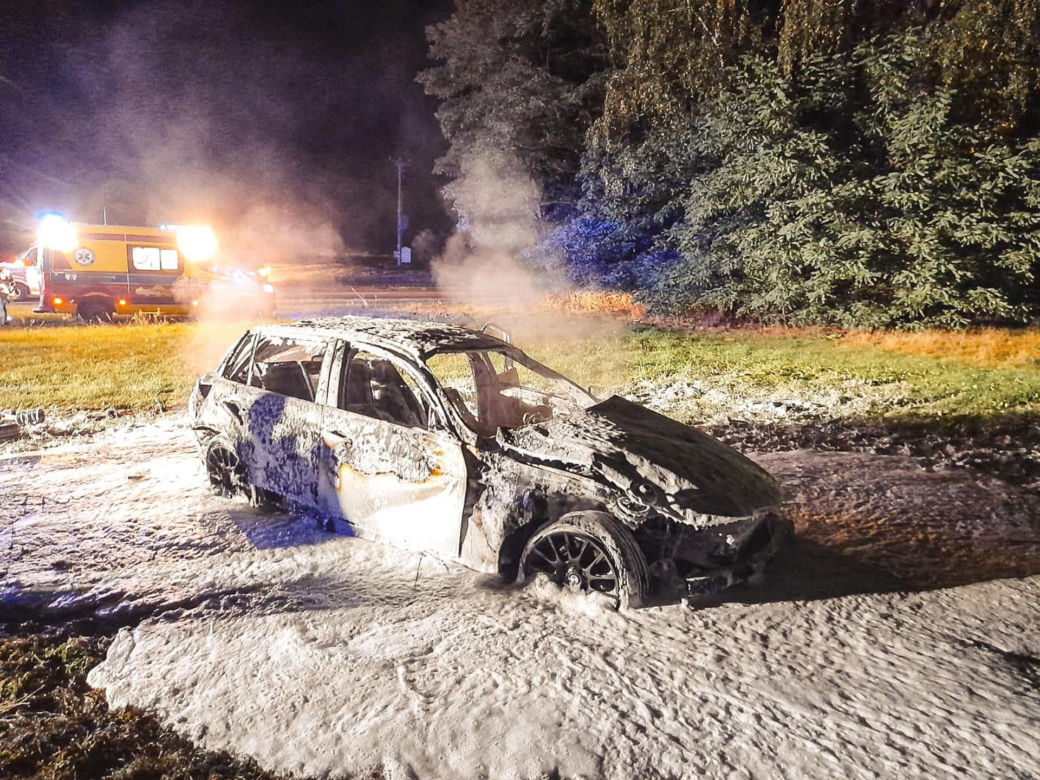 Śmiertelny wypadek 17-latka w Rogaszycach! BMW jechało 220 km/h? [ZDJĘCIA].