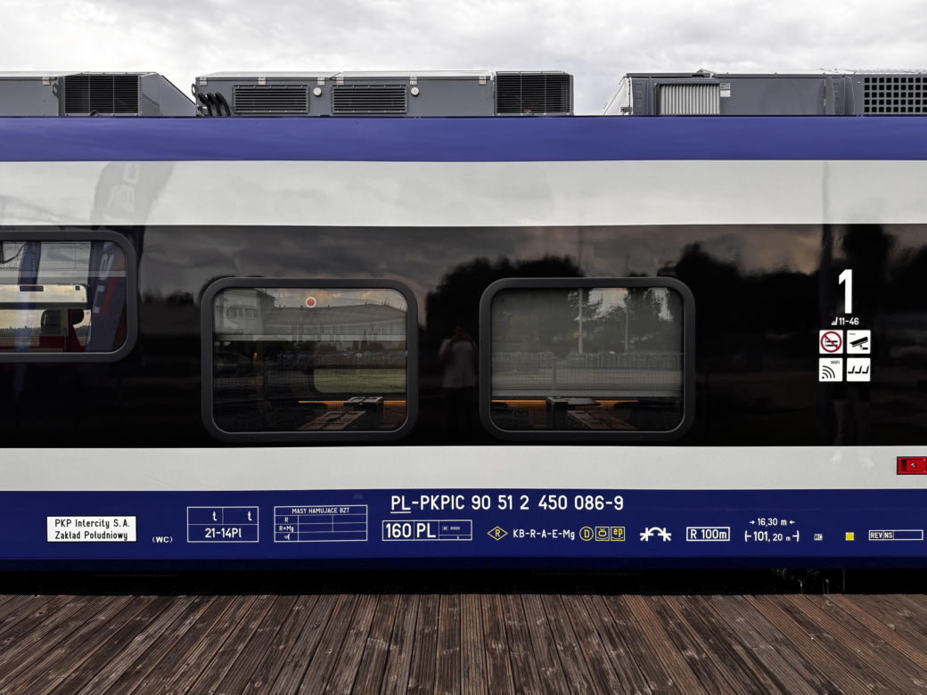 Tak wygląda nowy pociąg PKP Intercity. Zajrzeliśmy do środka!