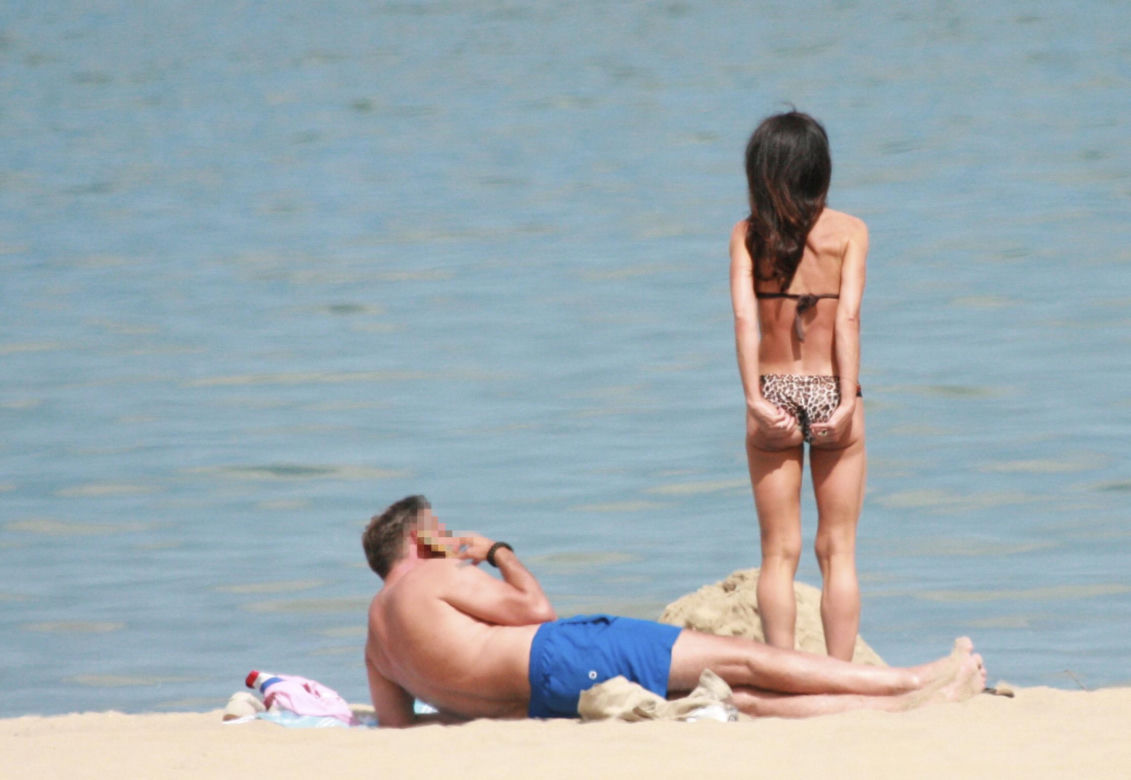 Marta Kaczyńska z mężem na plaży