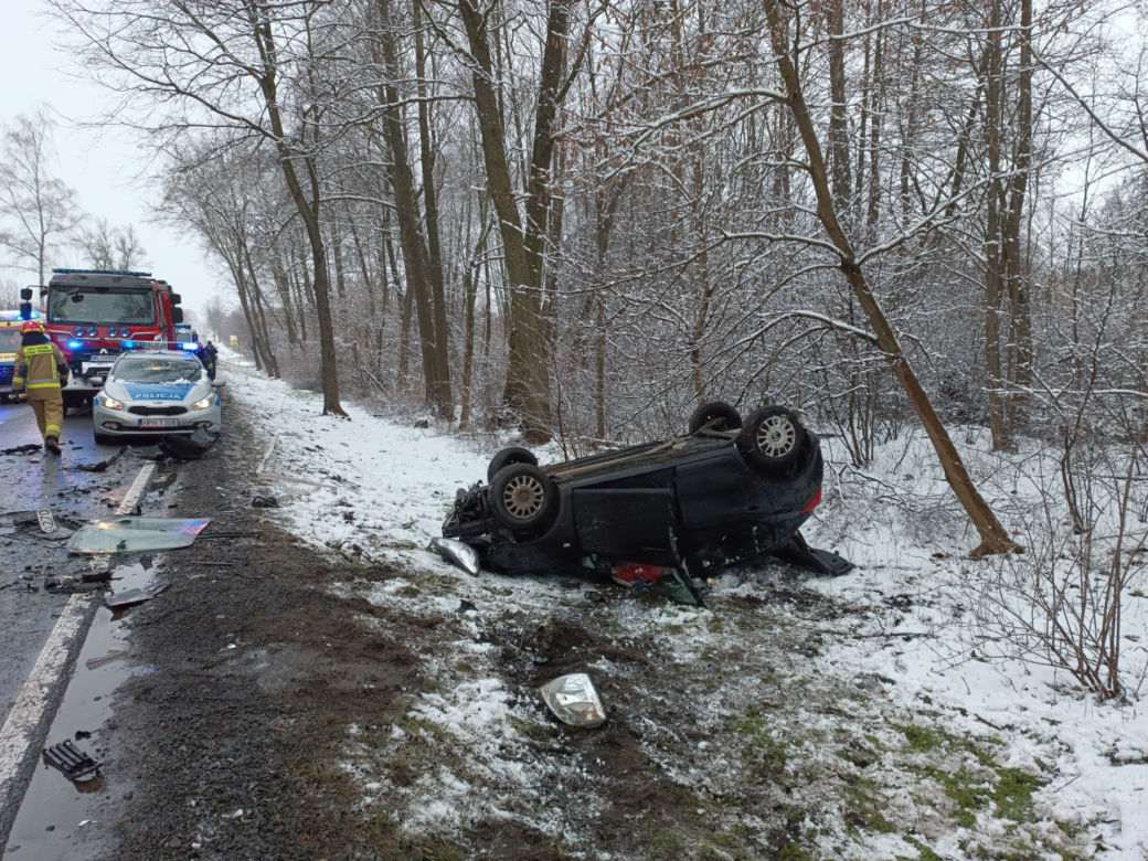  Kraksa trzech aut pod Siedlcami, dwie osoby poważnie ranne