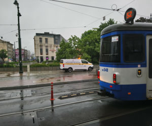 Kraków całkowicie sparaliżowany przez ulewy 23.05.2019: zalane drogi, brak prądu, nie kursują tramwaje