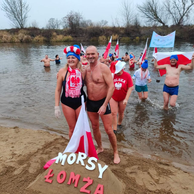 Morsy Łomża uczciły Święto Niepodległości 2024 w wodzie!