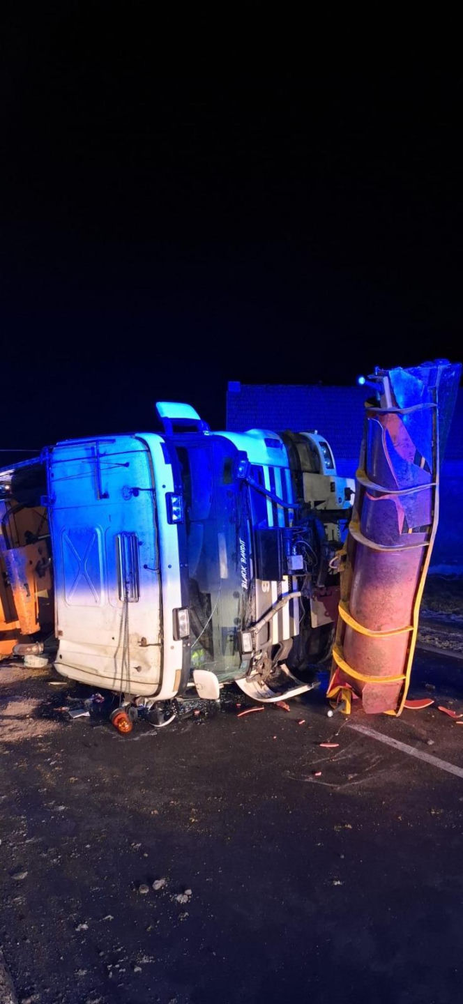 Piaskarka na boku w Krzycku Małym koło Leszna