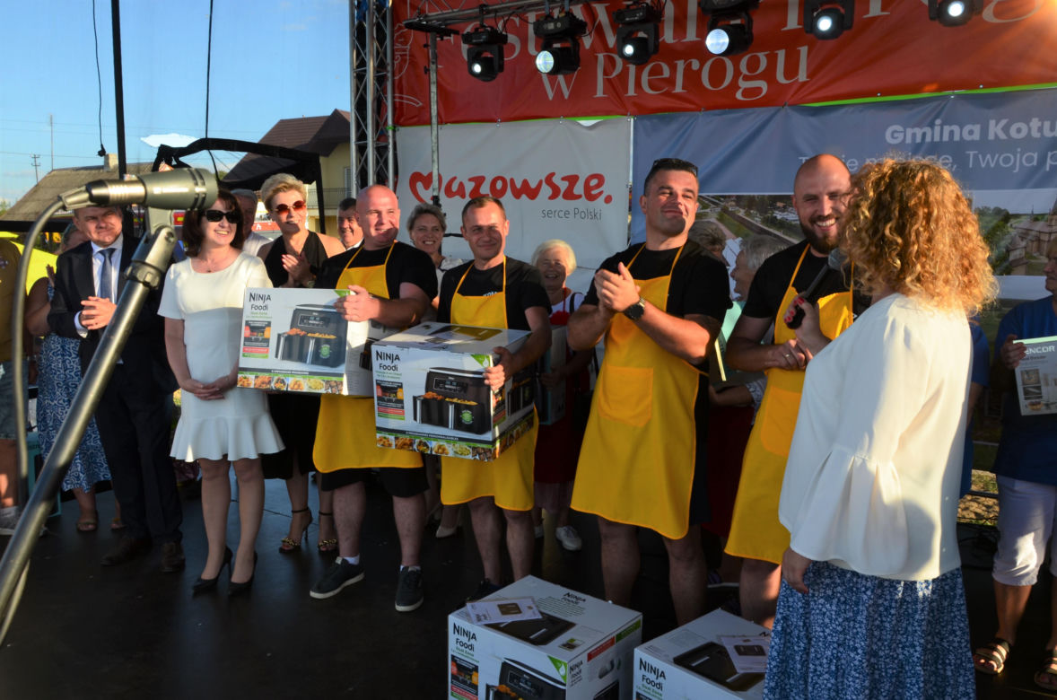 W konkursie na najlepsze pierogi w powiecie Siedleckim w 2025 roku zwyciężył męski zespół KGW „Sami Swoi” z Kotunia! 