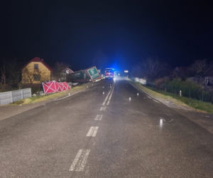 Wypadek w Brzózie Królewskiej. Zgineły 2 osoby [ZDJĘCIA]