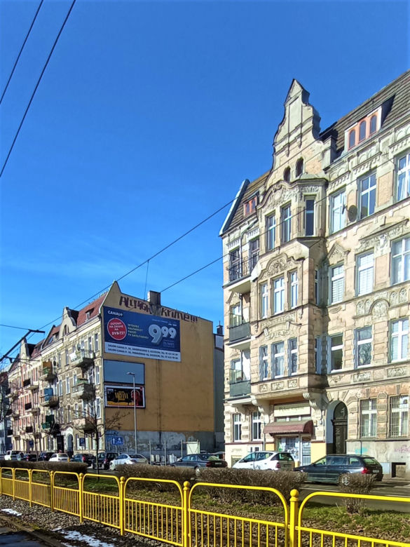 Wystawa nagrobków straszy w centrum Szczecina