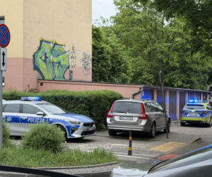Zabarykadował się w łazience z nożem. Na warszawskiej Woli znaleziono ciało 67-letniej Ewy