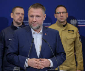 Szef MSWiA apeluje o ostrożność i rezygnację z podróży. Bądźcie gotowi