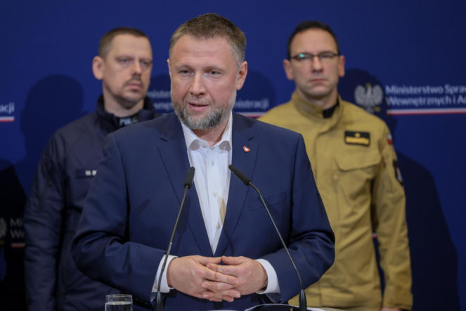 Szef MSWiA apeluje o ostrożność i rezygnację z podróży. "Bądźcie gotowi"