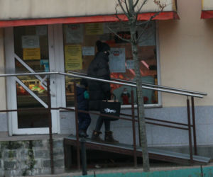Marta Kaczyńska. Zabrała Stasia na spacer do rybnego