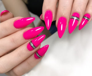 Manicure inspirowany lalkami Barbie 