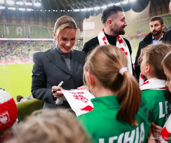 Marta Nawrocka zaskoczyła! Pojawiła się na trybunach