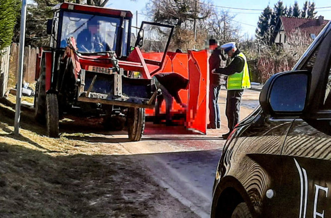 Tragedia przy pracy. Rolnik zginął pod maszyną