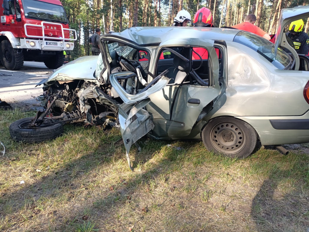 Potworny wypadek w pow. włodawskim. Nie żyją dwie osoby