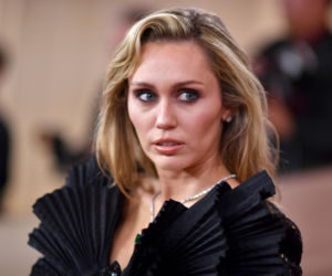 Pamela znów jest blondynką! Zobacz kreacje ze Złotych Globów