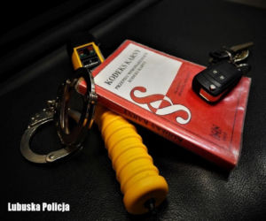 Było dwóch kierowców? Jeden usłyszał zarzuty, miał 2 promile!