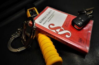 Było dwóch kierowców? Jeden usłyszał zarzuty, miał 2 promile!