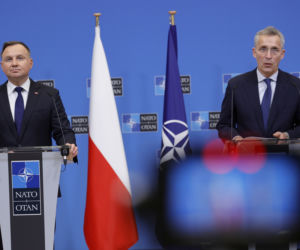 Sekretarz generalny NATO Jens Stoltenberg i Prezydent RP Andrzej Duda na wspólnej konferencji w Brukseli 