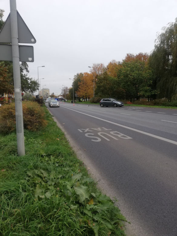 Poważny wypadek na Rondzie Skrzetuskim w Bydgoszczy. Samochód zderzył się z motoambulansem!