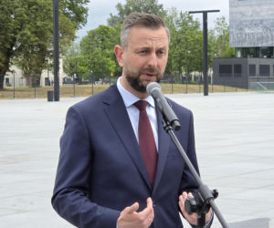 „Budowaliśmy samolot w trakcie lotu z pożarem”. Generał Molenda przechodzi do NATO