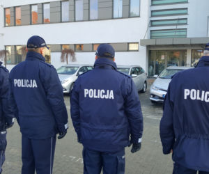 Cztery nowe radiowozy hybrydowe będą patrolować drogi w regionie! [ZDJĘCIA]