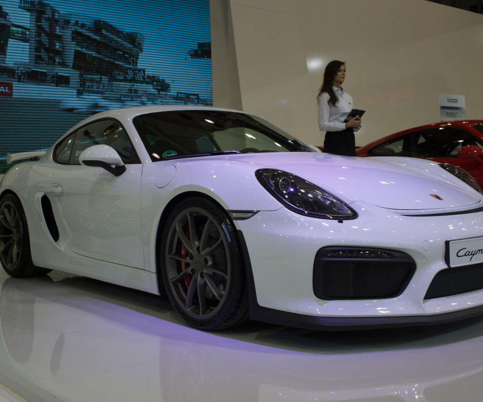 Porsche Cayman GT4