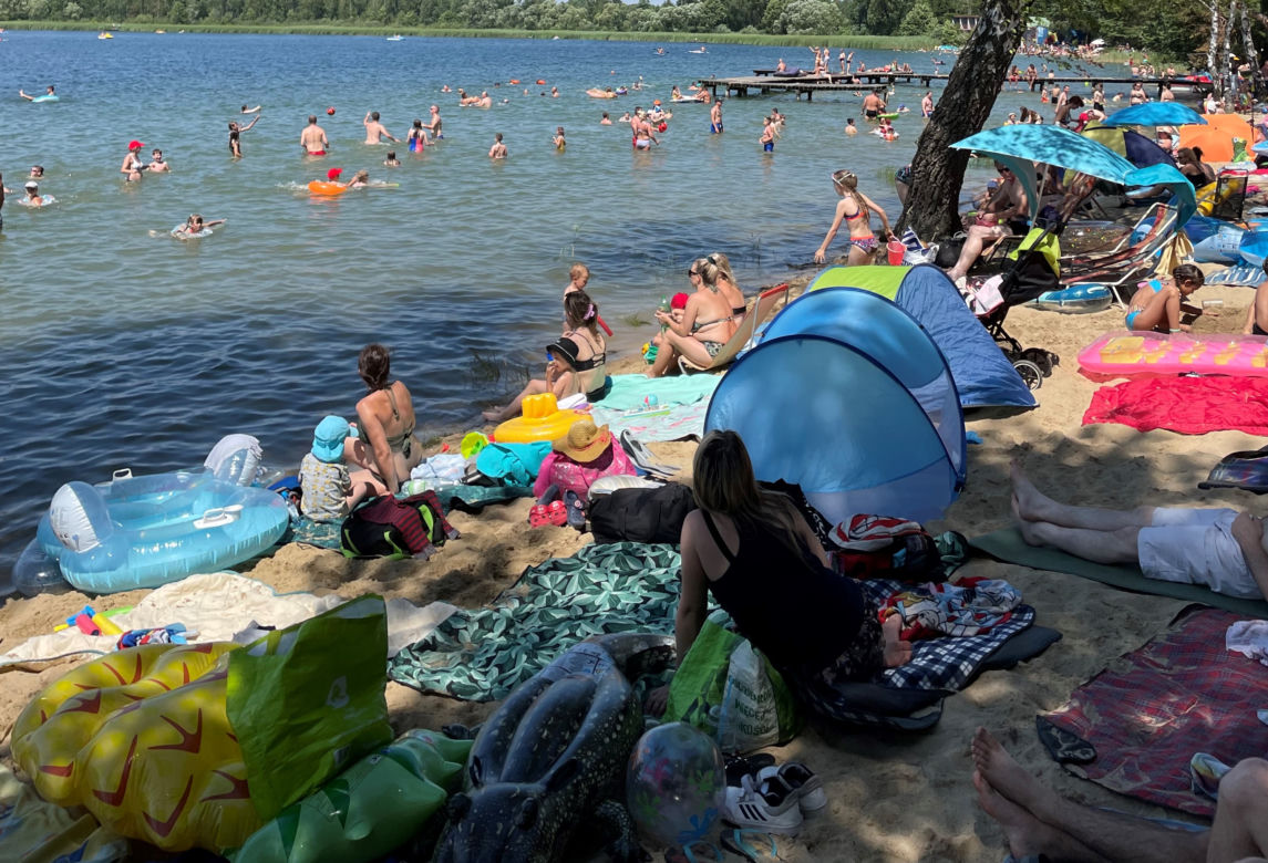 Wszyscy pojechali nad wodę! Tak wyglądała niedziela nad jeziorem Białka [ZDJĘCIA]