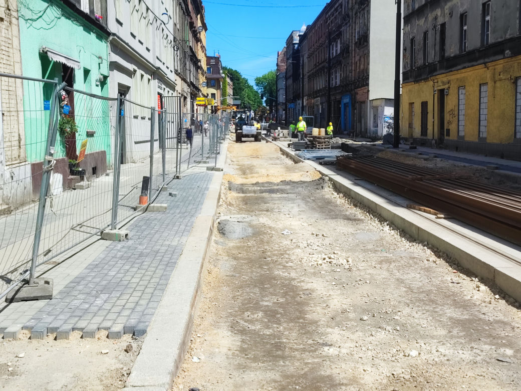 Przebudowa ul. Piekarskiej w Bytomiu trwa. Zlecono dodatkowe prace 