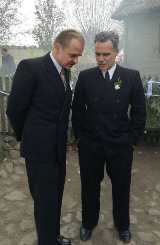 Stulecie Winnych 2 sezon odc. 24. Stanisław (Jan Wieczorkowski), Ryszard (Piotr Rogucki)