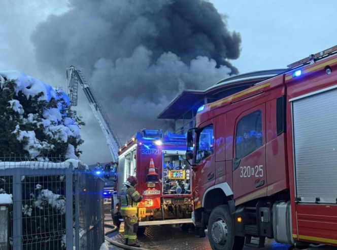 Pożar hali magazynowej w Skawinie