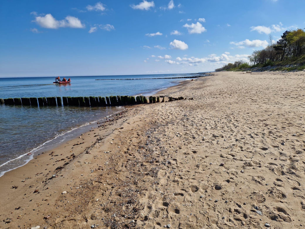 Akcja poszukiwawcza na plaży w Kołobrzegu