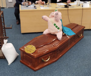 Protest rolników na spotkaniu z ministrem rolnictwa na Uniwersytecie w Siedlcach