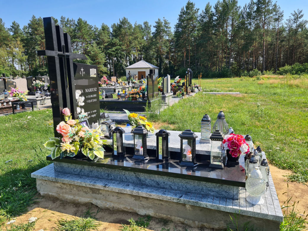 Przędzel: Grób Marzeny i Mariusza rok po tragedii w Jamnicy
